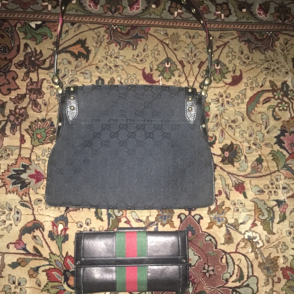 ♥️Authentic Gucci♥️ - Picture 2 of 3